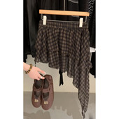 新款 咖色格子斜边屁帘裙