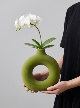 简约现代客厅圆形陶瓷花瓶