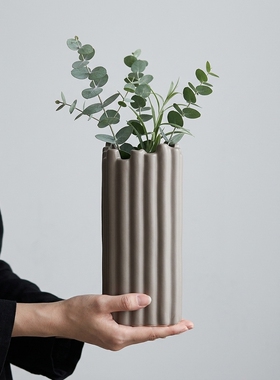 简约竖条纹花瓶家居摆件