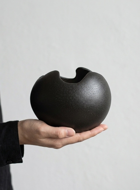 简约风黑色陶瓷花瓶家居摆件