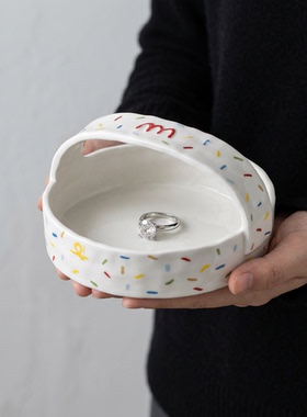 创意陶瓷波点心形首饰收纳盒摆件