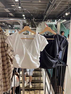 美式交叉V领bm短袖女修身T恤上衣