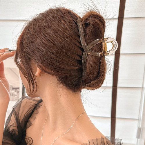 高端气质灰茶色透明盘发鲨鱼夹