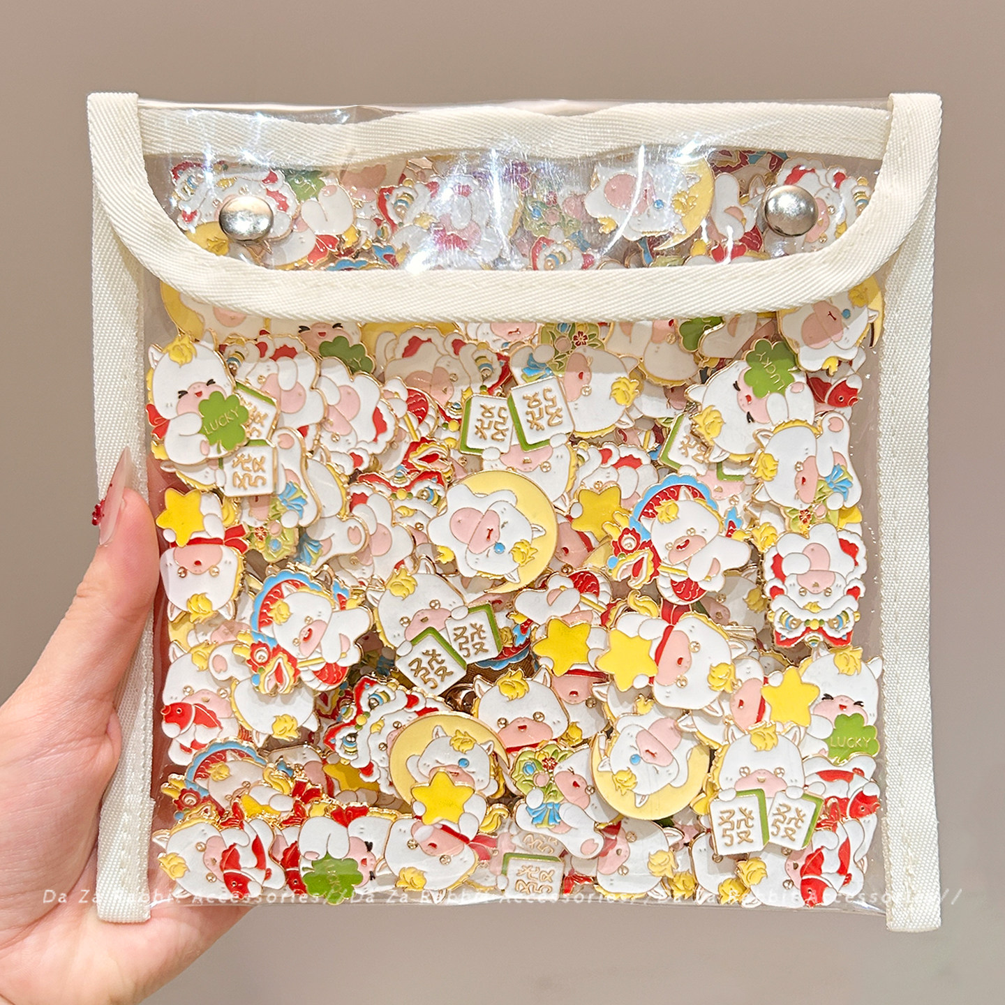 卡通可爱风马年生肖胸针2026新年装饰品小道具本命年金属小马徽章,饰品/流行首饰/时尚饰品新,胸针,淘宝优惠券,粉丝福利购,淘宝优惠卷