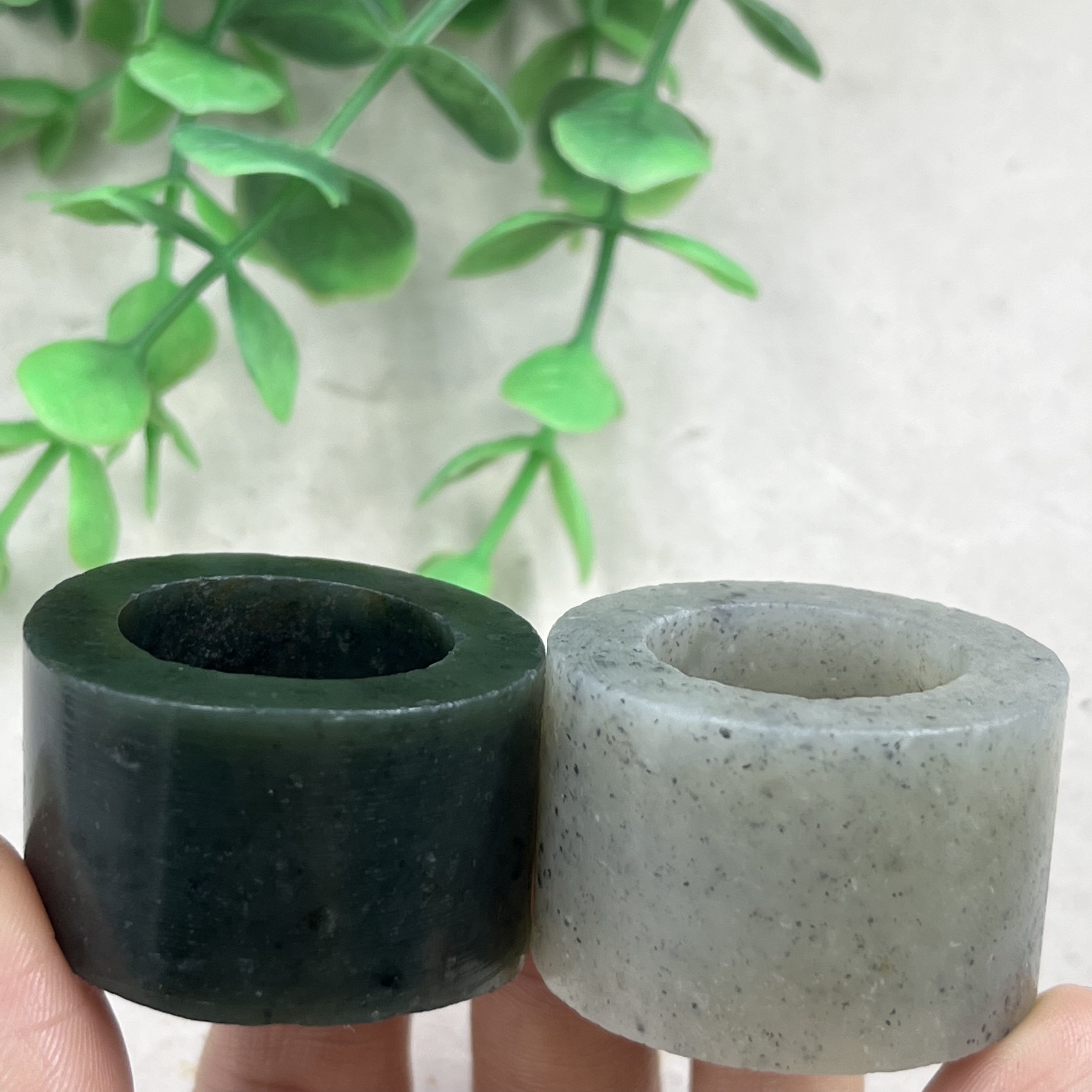 2件价新疆和田玉且末点墨青花扳指边角料戒指戒圈下脚料指环包邮t