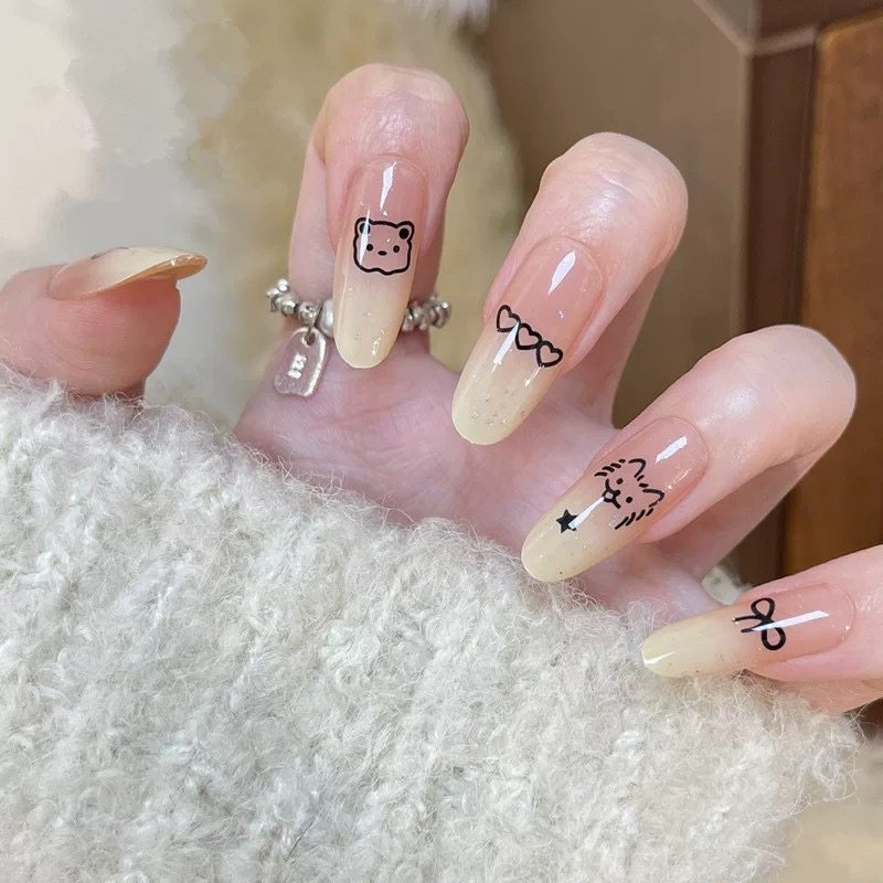 新款卡通渐变手工穿戴甲中长款ins纯欲风美甲高级感指甲贴片,彩妆/香水/美妆工具,穿戴甲/甲片,淘宝优惠券,粉丝福利购,淘宝优惠卷