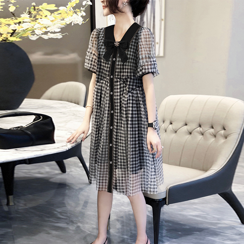 格子雪纺连衣裙女洋气质V领女神范减龄网纱裙子2023夏新款欧洲站