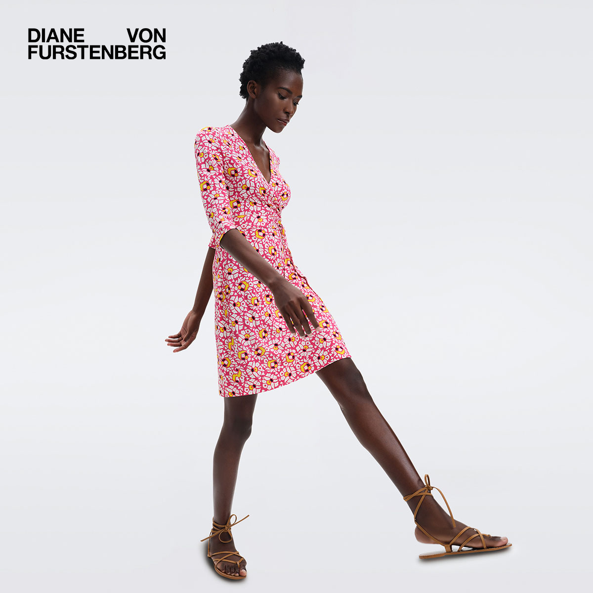 DVF七分袖短款桑蚕丝裹身连衣裙