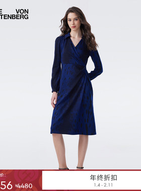 [提花工艺]DVF2025秋冬新款海军蓝小鹿纹针织长袖连衣裙DL3T011