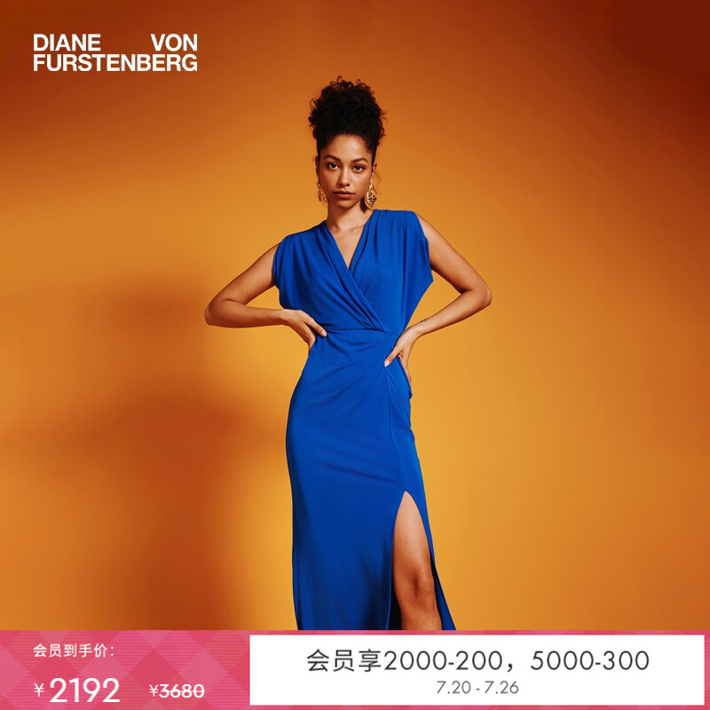 [哑光针织]DVF纯色月辉蓝V领腰部扭结高开叉中长款连衣裙MR84E00