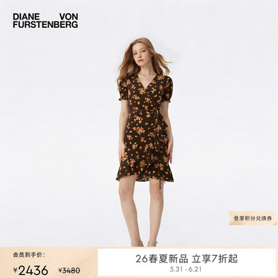 [新品再降]DVF2026春夏度假棕色海岛花轻薄绉纱裹身连衣裙DW1U001