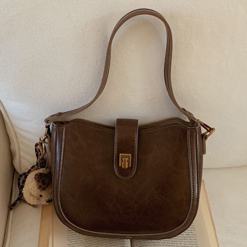 今年流行韩版包包女2025冬季新款