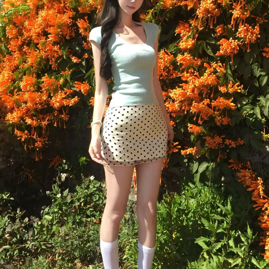 初夏季穿搭减龄小众不撞款巨好看独特漂亮绝美上衣裙子两件套装女