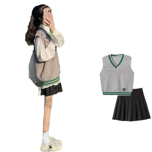 早秋季奶系穿搭炸街时尚俏皮活泼高级感学院风马甲百褶裙两件套装