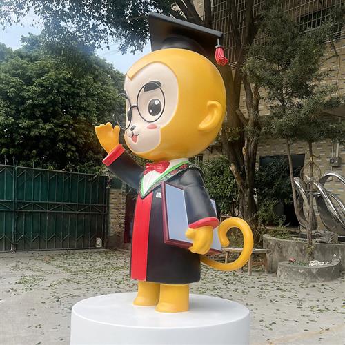 厂家定制户外大型美陈动物玩偶公仔企业门店IP玻璃钢卡通雕塑摆件