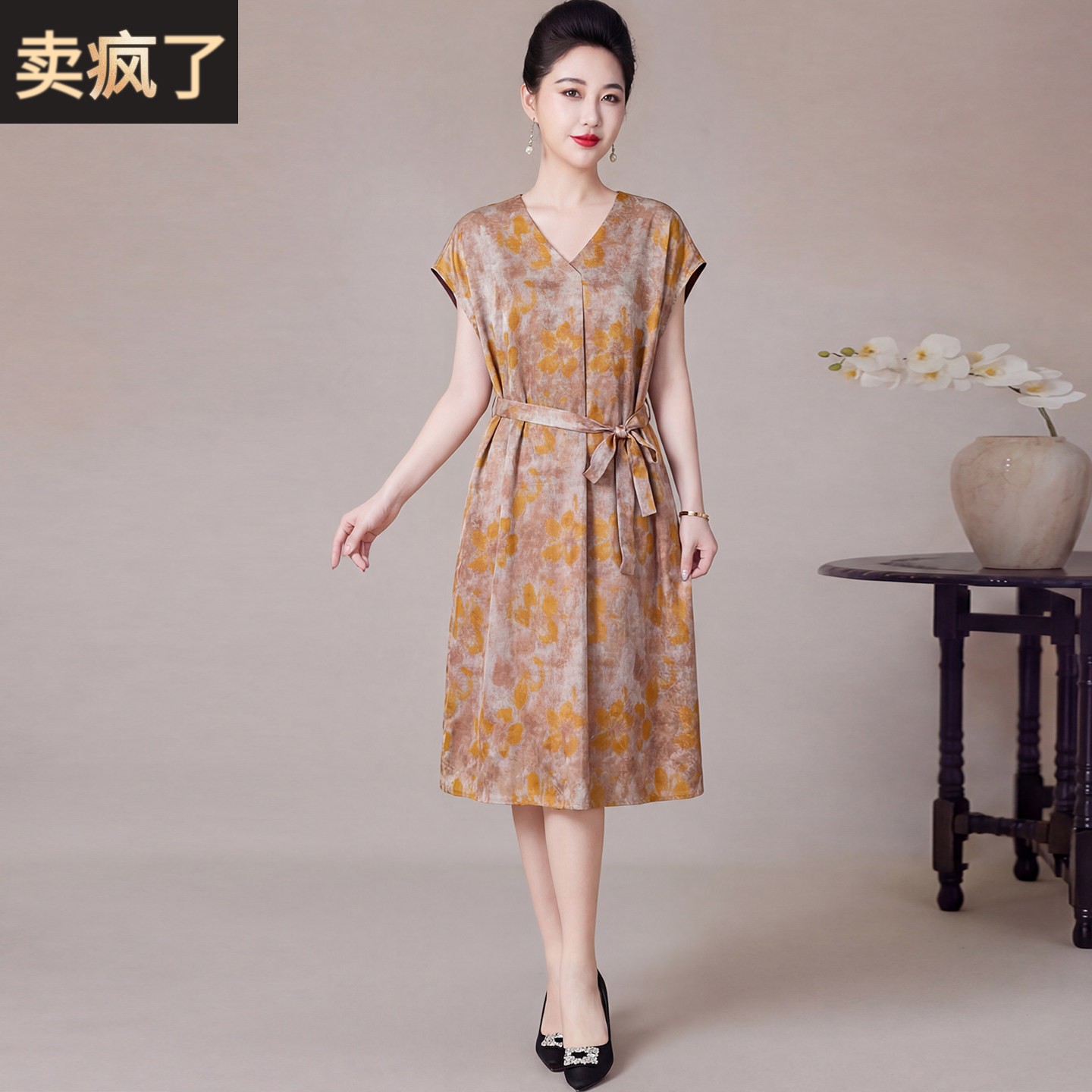 贵夫人妈妈夏装真丝连衣裙女洋气中老年阔太太桑蚕丝显瘦印花裙子