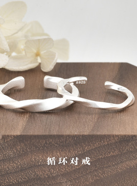 s925纯银循环莫比乌斯情侣戒指简约小众磨砂扭纹开口对戒跨境饰品
