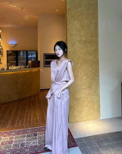 金cc2026夏新款原创设计铜氨丝时尚两件套装女无袖交叉上衣直筒裤