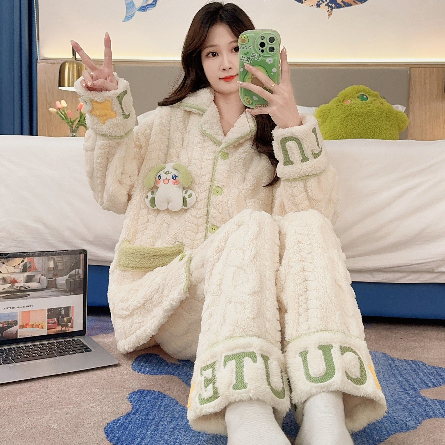 2026新款冬季珊瑚绒保暖睡衣女图片