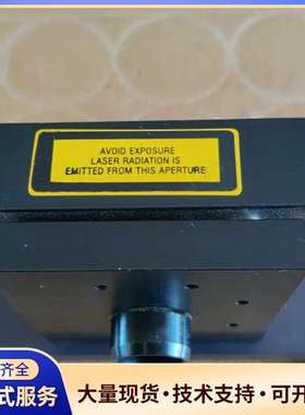 激光器，Class 2级别，带黄色警示标签。黑色金属外壳，成