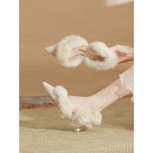 法式杏色毛毛高跟鞋女配裙子2026年秋冬新款尖头浅口细跟中空单鞋