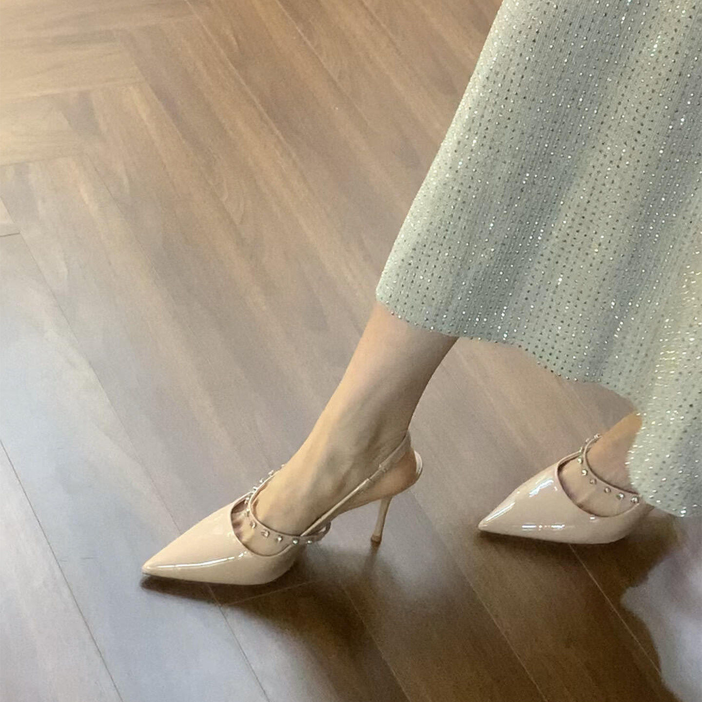 温柔风气质水钻尖头高跟鞋女百搭配裙子细跟漆皮后空凉鞋2026新款