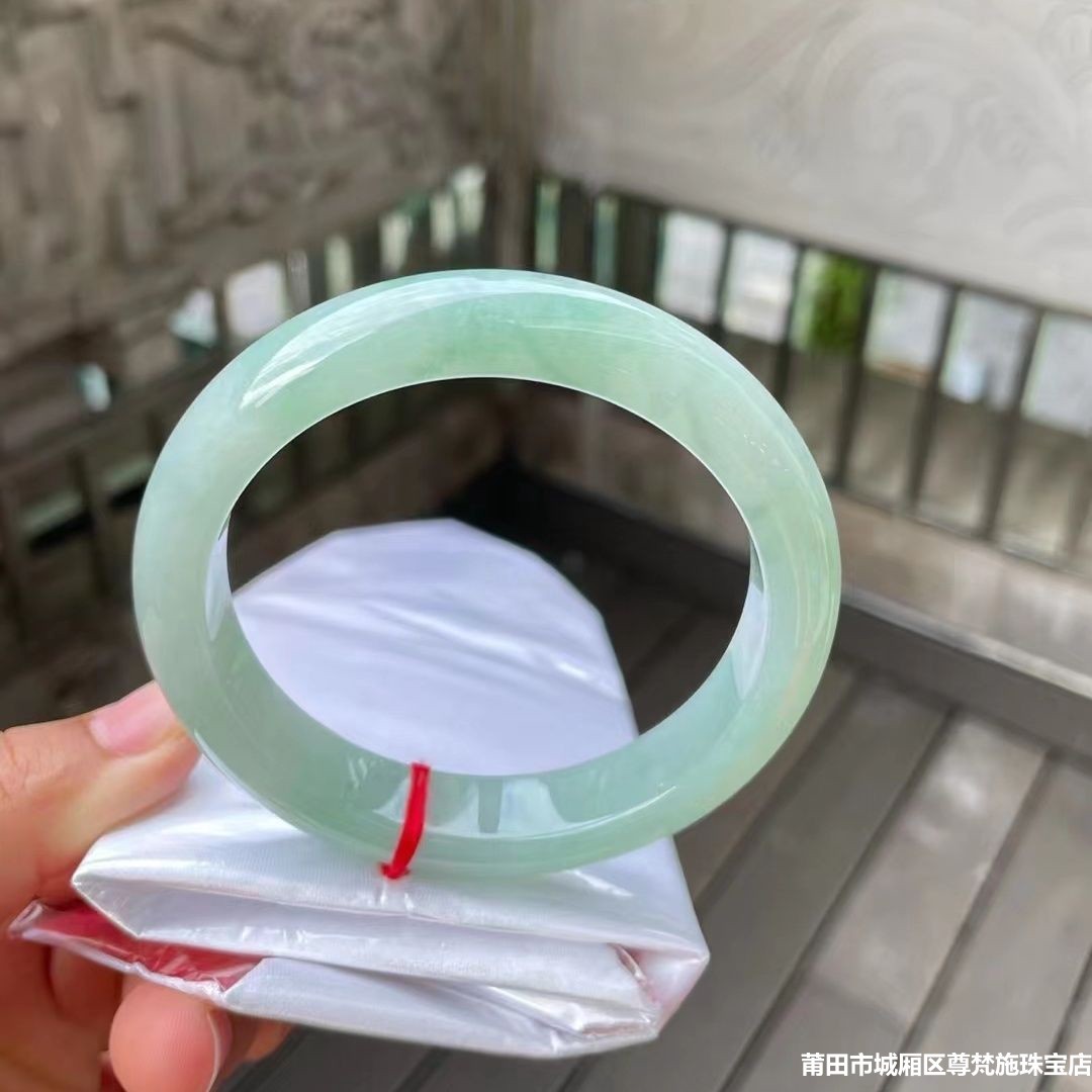 高品质晴水浅绿冰种翡翠手镯玉手镯款玉石手镯翡翠镯子送礼物