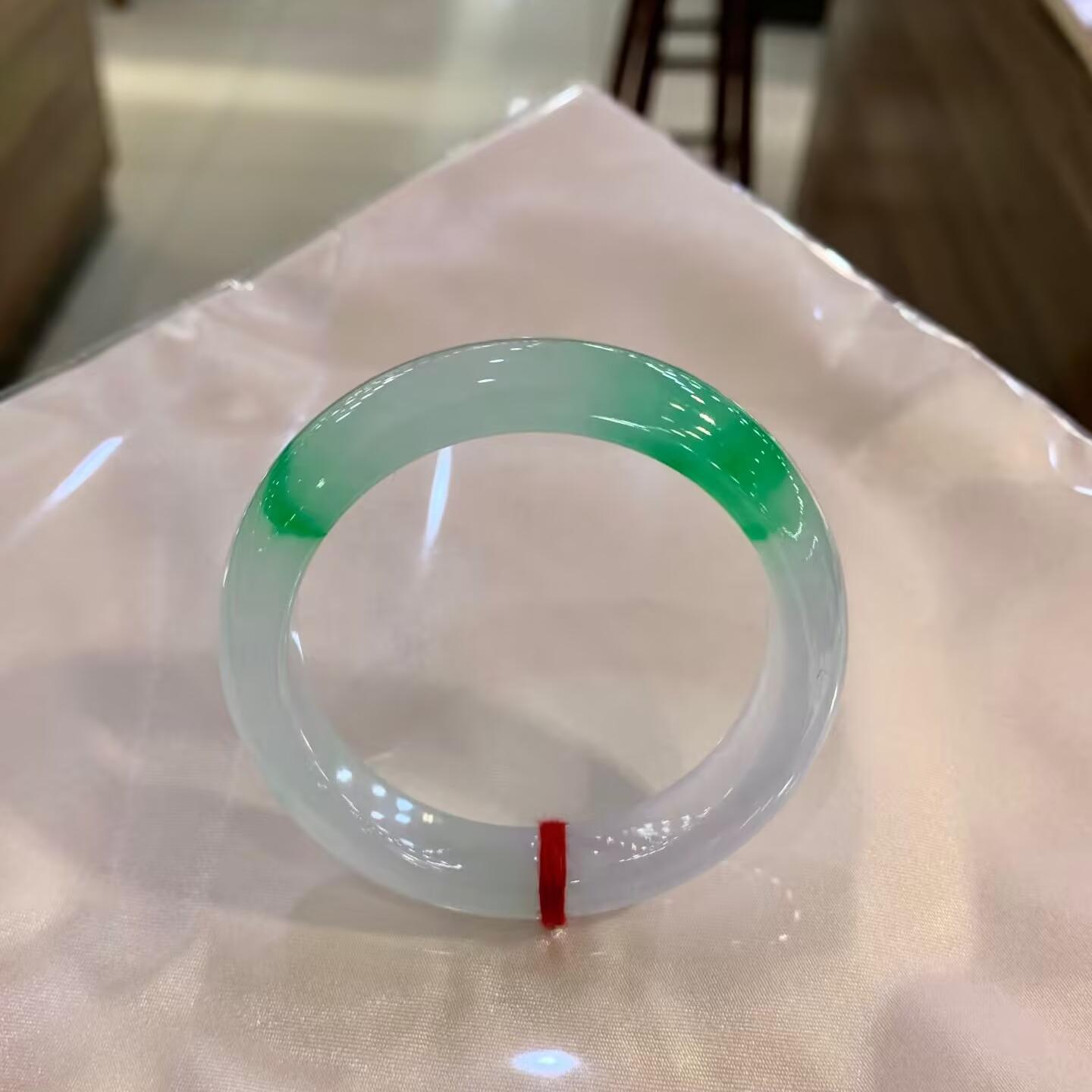 天然冰种飘绿花翡翠手镯缅甸a货正品正圈玻璃种白底青贵妃玉镯女