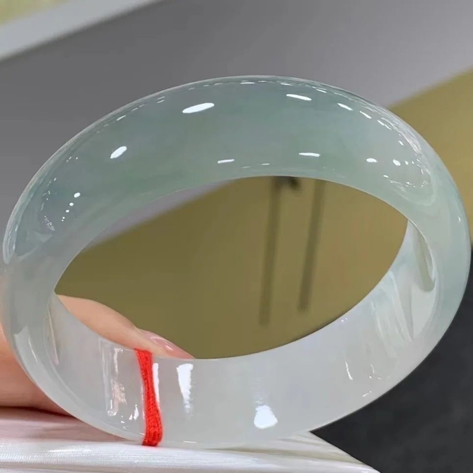 缅甸处理翡翠手镯冰种玉手镯浅绿飘花玉镯子女款白月光玉镯送人礼