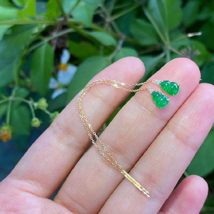 仿玉髓冰种阳绿耳线女款