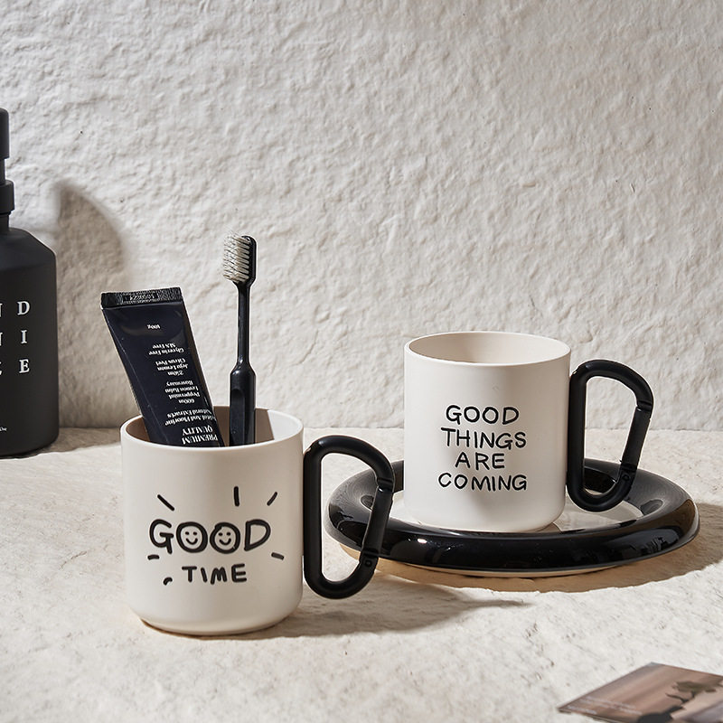 涂鸦卡扣式漱口杯简约高颜值家用学生宿舍塑料洗漱杯户外加厚水杯