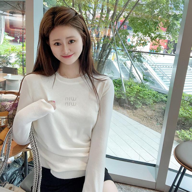 圆领白色精品羊毛针织衫女毛衣女