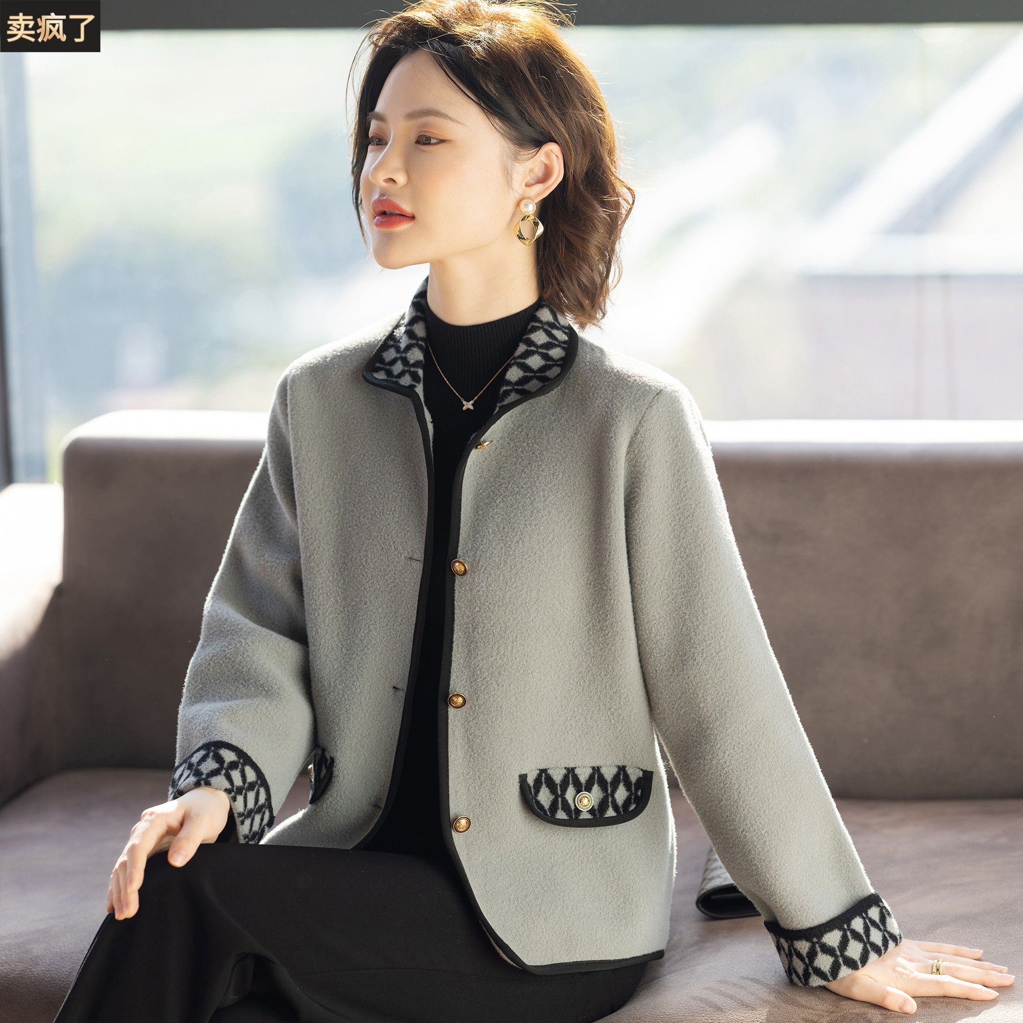 50多岁妈妈洋气外套秋装2025新款洋气时尚中老年人妇女春秋上衣服