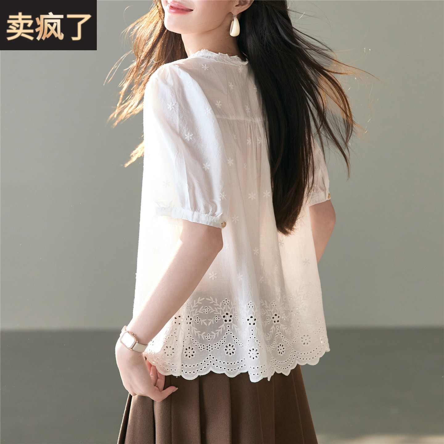 白色镂空刺绣T恤圆领短袖衬衫女装2026夏季新款超火减龄短袖上衣