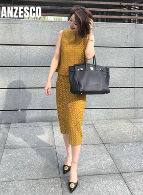 鎏金岁月姜黄色镂空蕾丝套装纯色无袖上衣半身裙