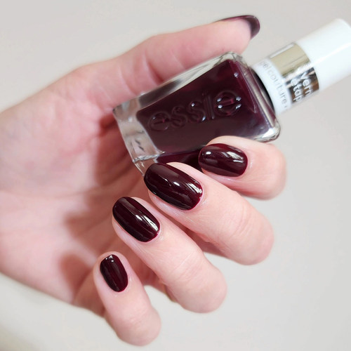 ESSIE370茄子红酒免烤显白指甲油
