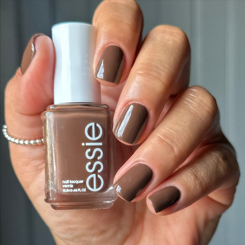 ESSIE611免烤显白杏仁棕指甲油