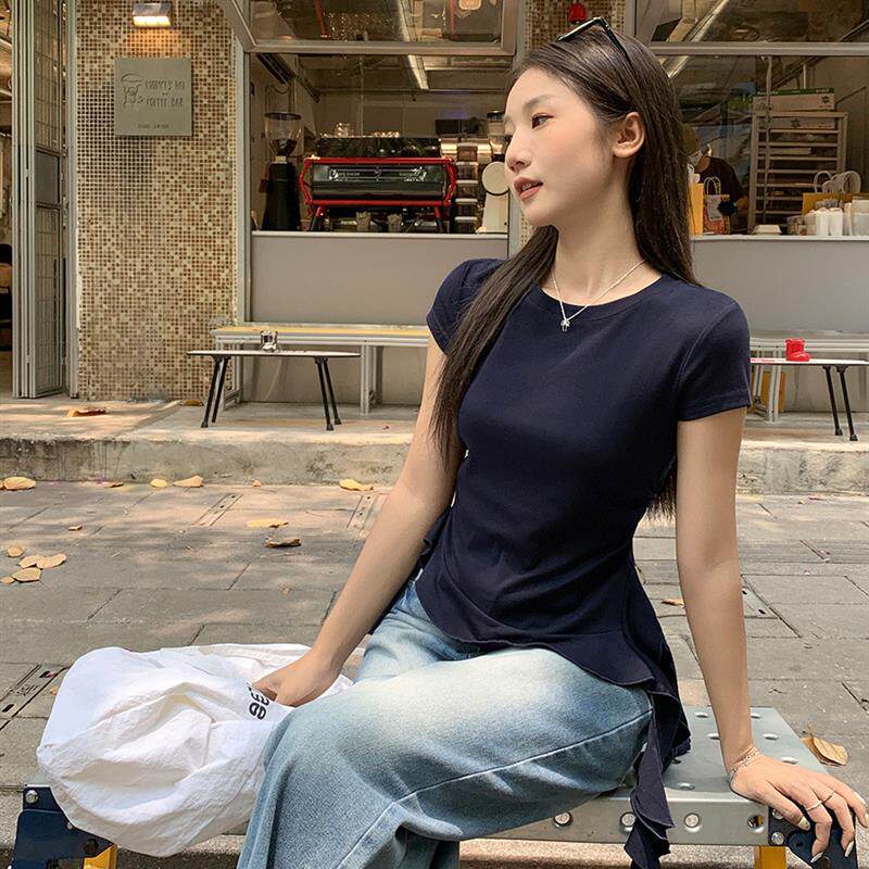 奶黄色圆领正肩短袖t恤女2025夏季新款不规则下摆荷叶边修身上衣