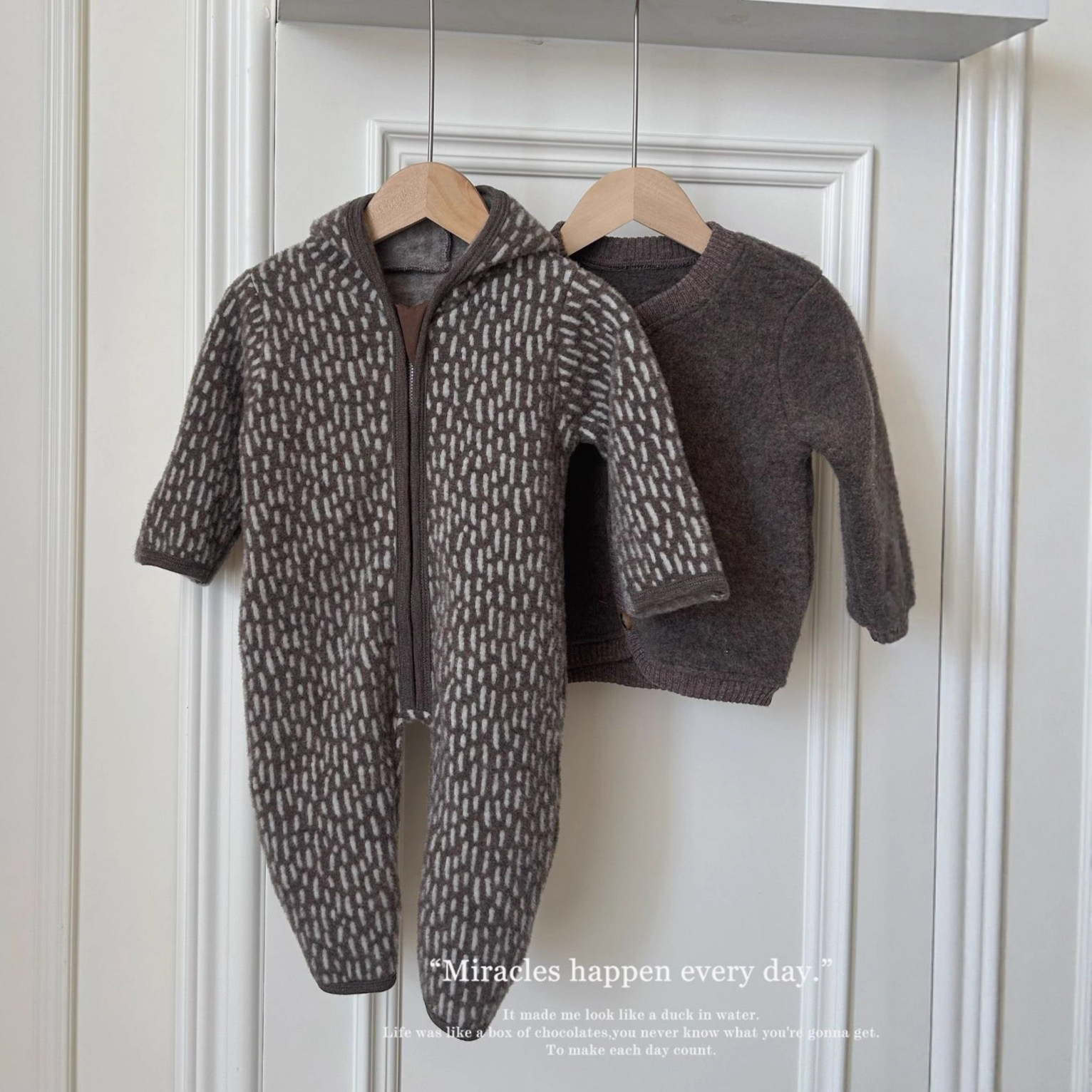 25秋冬新款Hutt小鹿斑点系列北欧高端美丽奴羊毛面料羊毛外套爬服