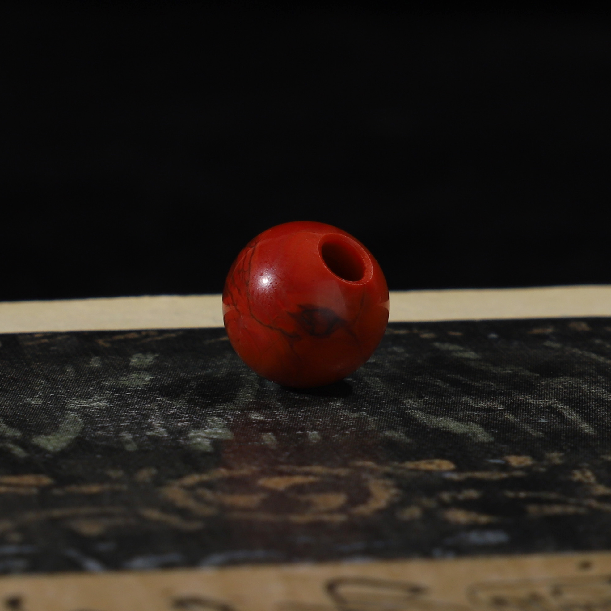 原矿南红包浆大孔珠铁皮包浆