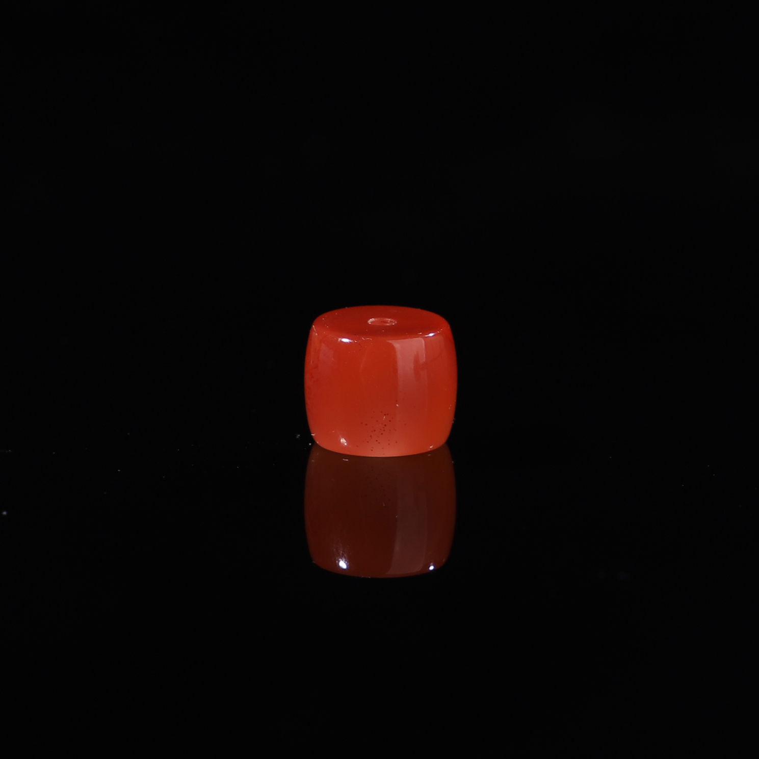 四川南红玛瑙焰玫瑰红直切桶珠