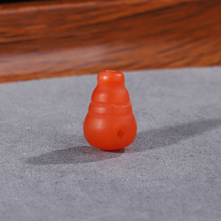 云南保山南红玛瑙三通高14mm对孔8.4mm一体三通佛头柿子红BST18