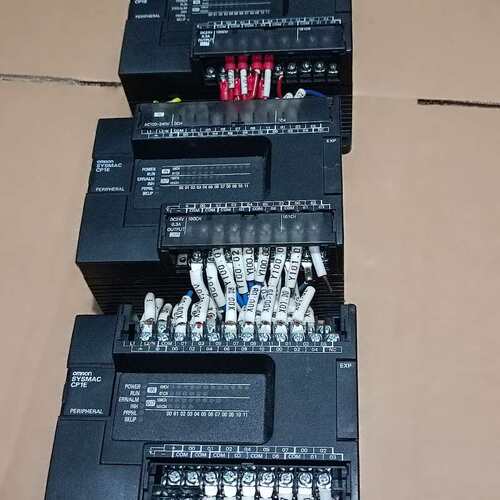 议价CP1E-E30SDR-A 。有一台底卡扣坏了31