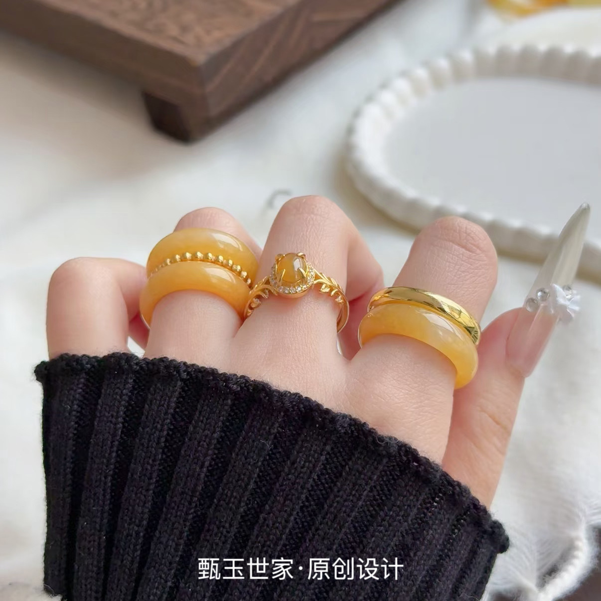 天然鸡油黄翡翠戒指女款爆款翡翠戒圈玉指环情侣戒圈