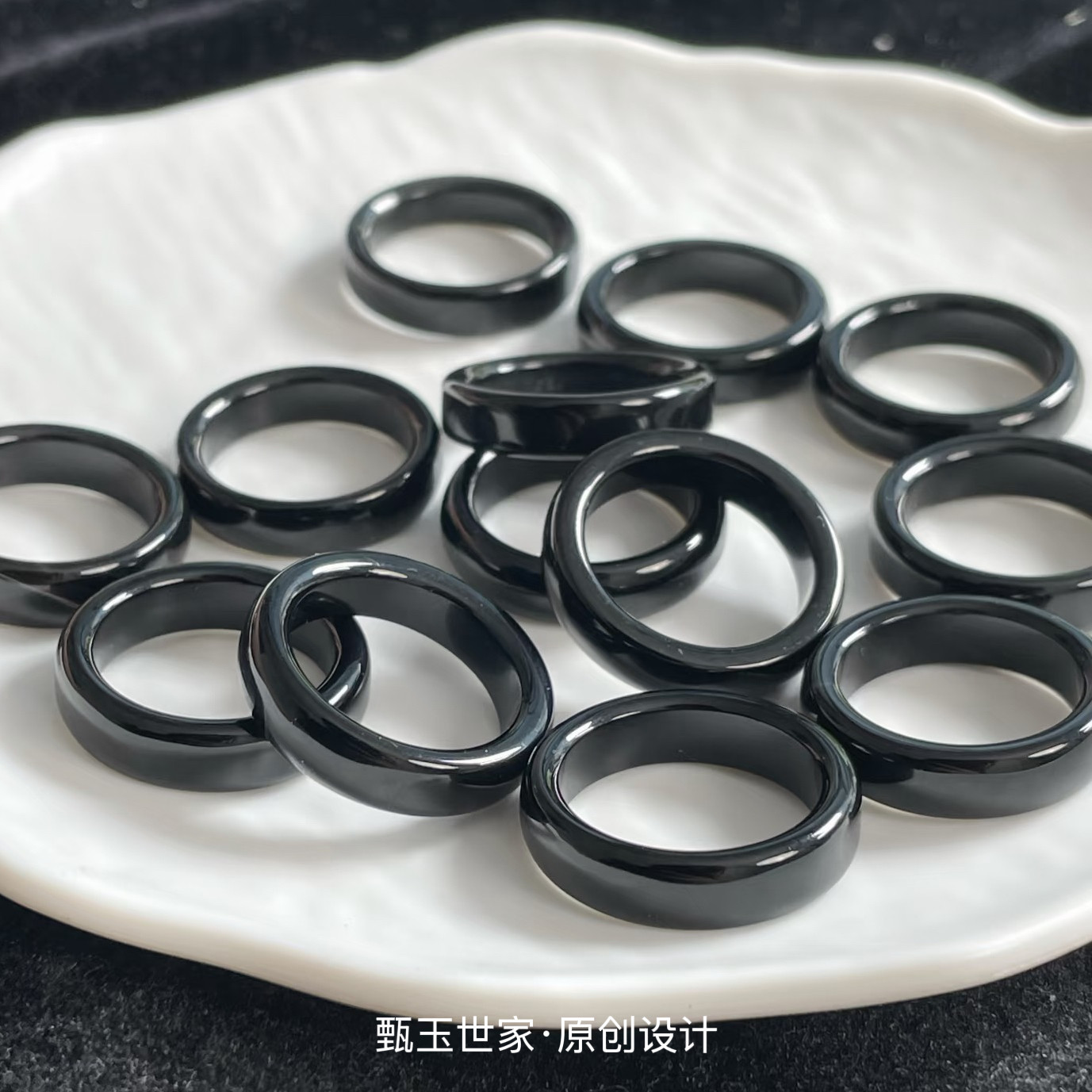 天然黑曜戒指男大码时尚简约设计感小众黑色玉石戒指素圈