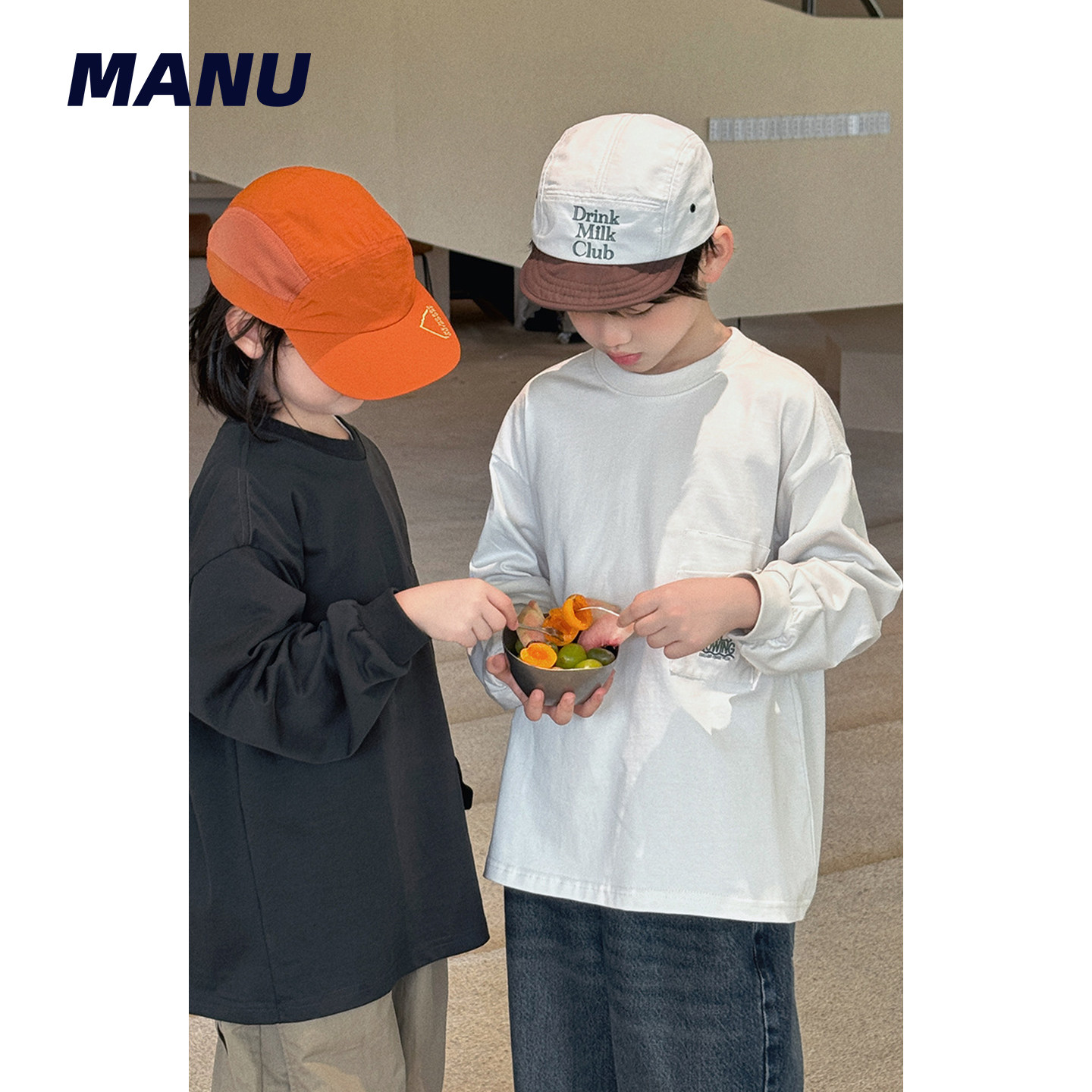 MANUKIDS童装男童26秋季刺绣字母口袋纯色纯棉日系中大童长袖T恤