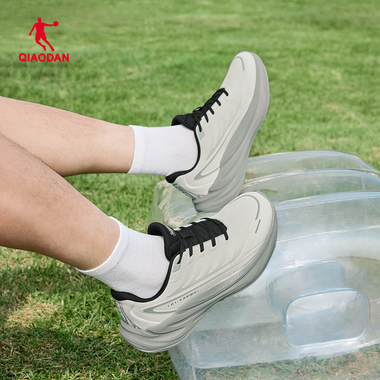 乔丹跑步鞋男2025冬季革面轻便缓震防滑耐磨运动鞋QDB023261205G