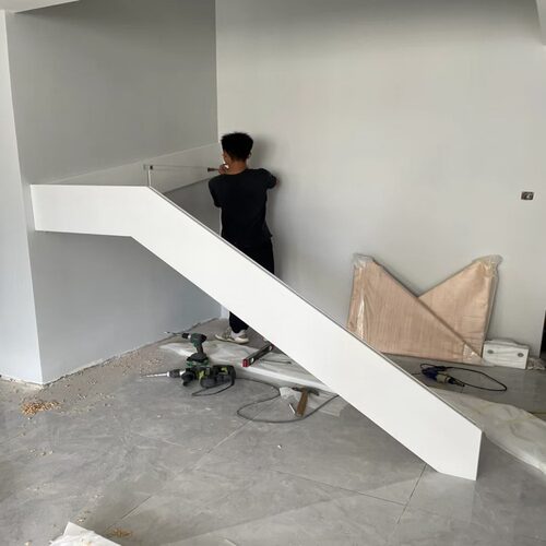 上海楼梯厂家室内复式栏杆 碳钢焊接楼梯 别墅家用侧挂钢结构扶手
