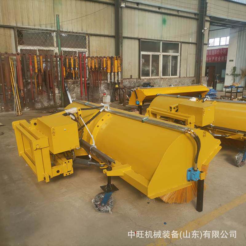 车载式扫雪机高速公路路面滚刷扫雪机路面积雪清雪机