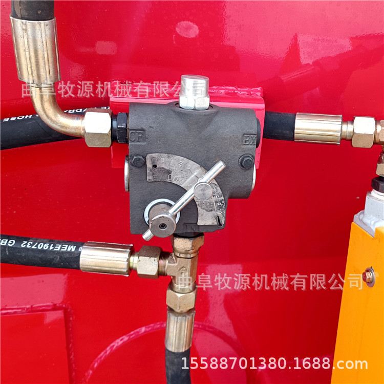 牛羊粪抛撒机 拖拉机牵引撒粪车 有机肥圆盘撒肥机 享受补贴